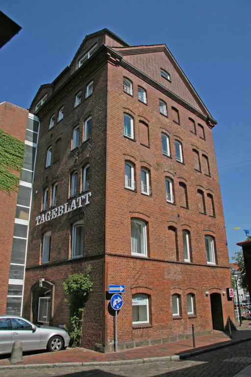 Hotel Zur Muehle Buxtehude Exterior photo