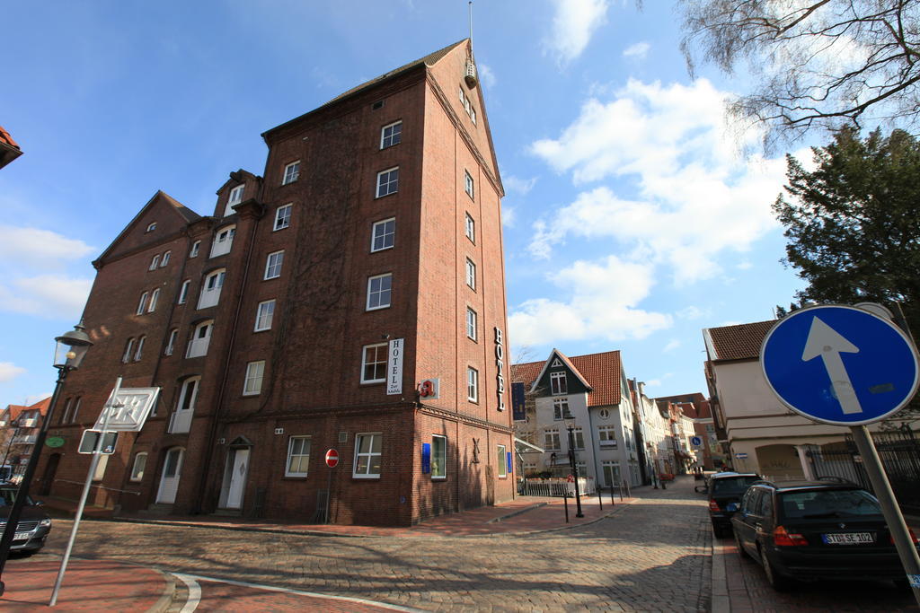 Hotel Zur Muehle Buxtehude Exterior photo